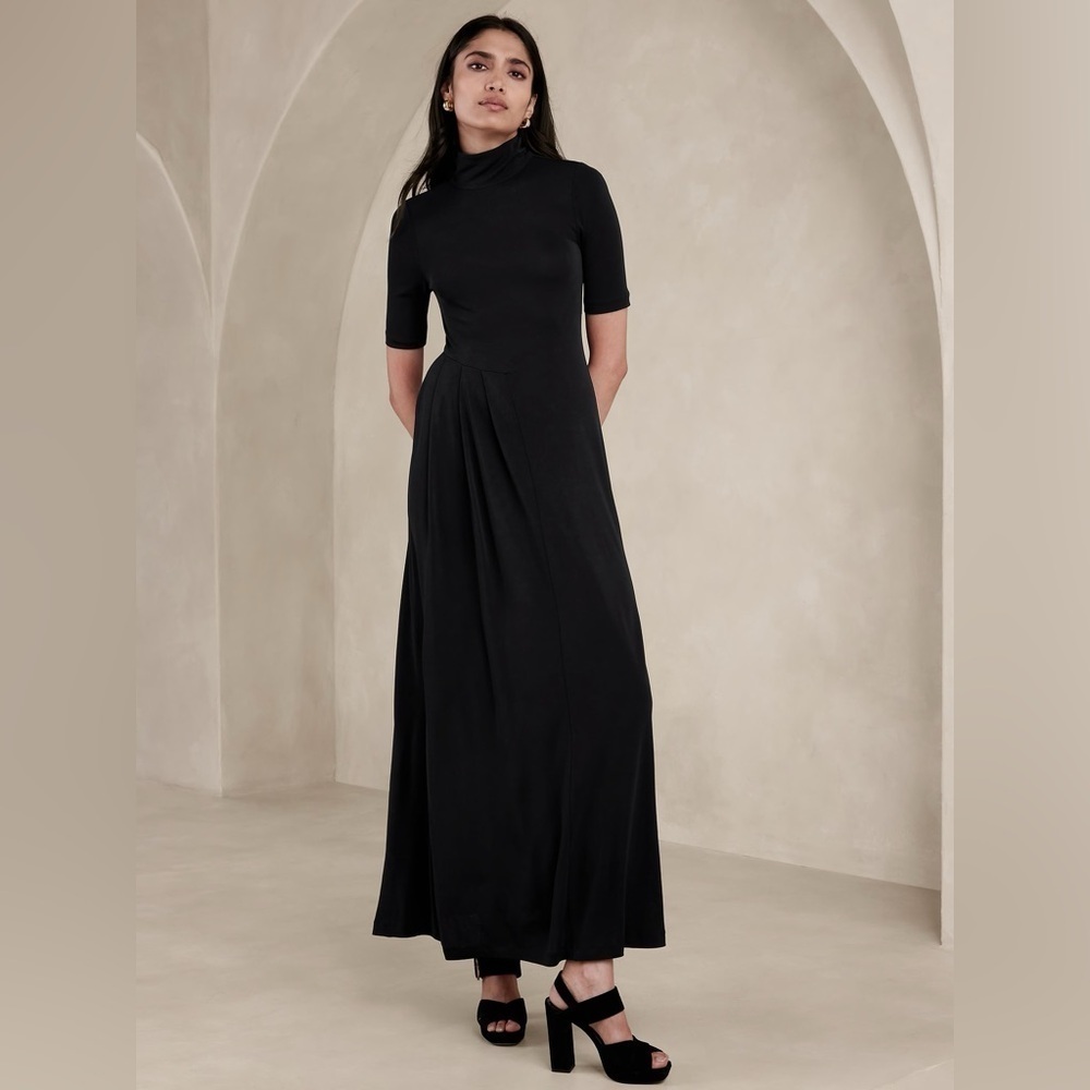 NEW! Banana Republic Black Jennie Asymmetrical Maxi Dress - Size 4 💿